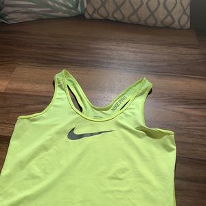 Nike Tank Top ‼️2 For $30 ‼️☺️